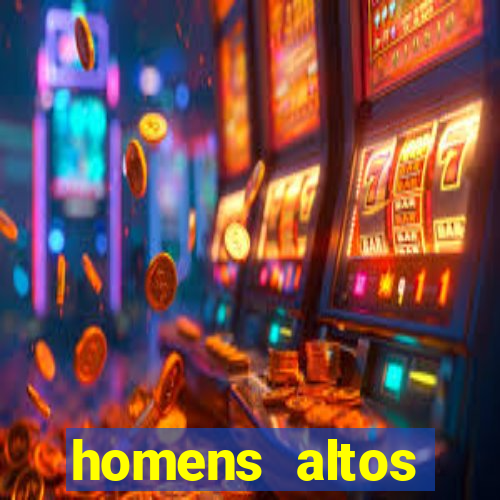 homens altos sarados pelados