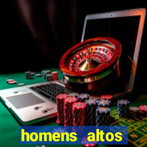 homens altos sarados pelados