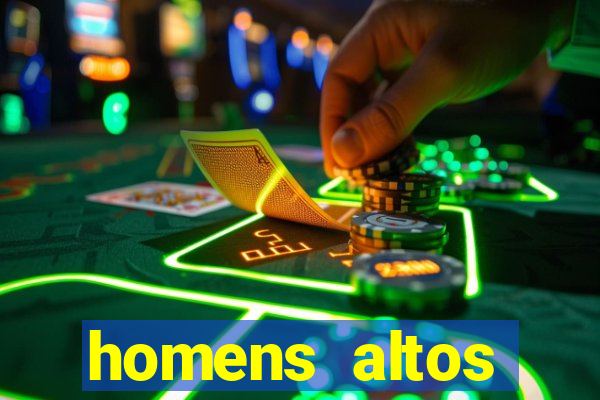 homens altos sarados pelados