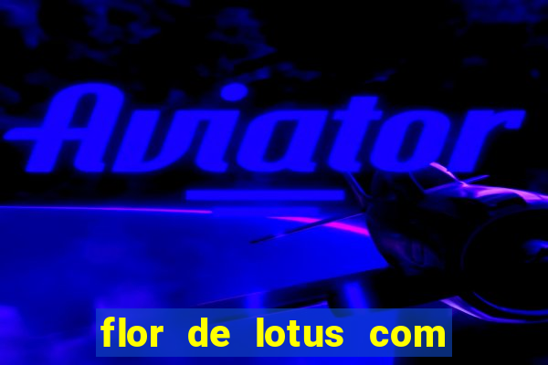 flor de lotus com lua tatuagem